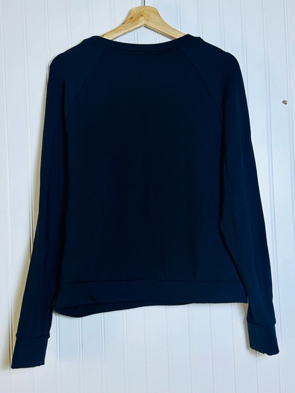 Athleta Snappy Sweatshirt sleek, stretchy, lightweight, casual, travel. - Picture 9 of 11